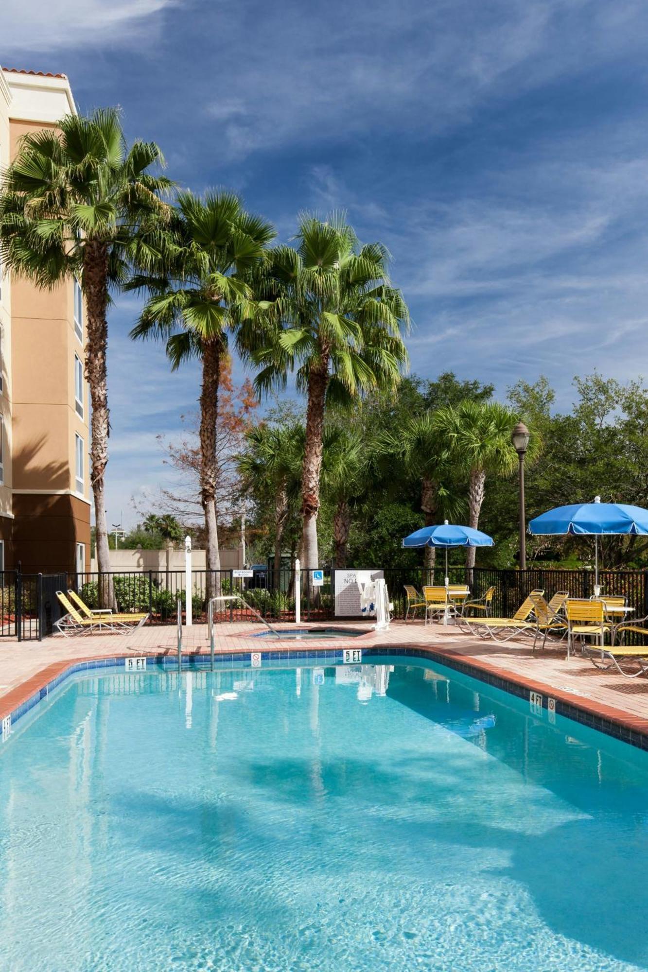 Fairfield Inn & Suites Jacksonville Butler Boulevard Exterior photo