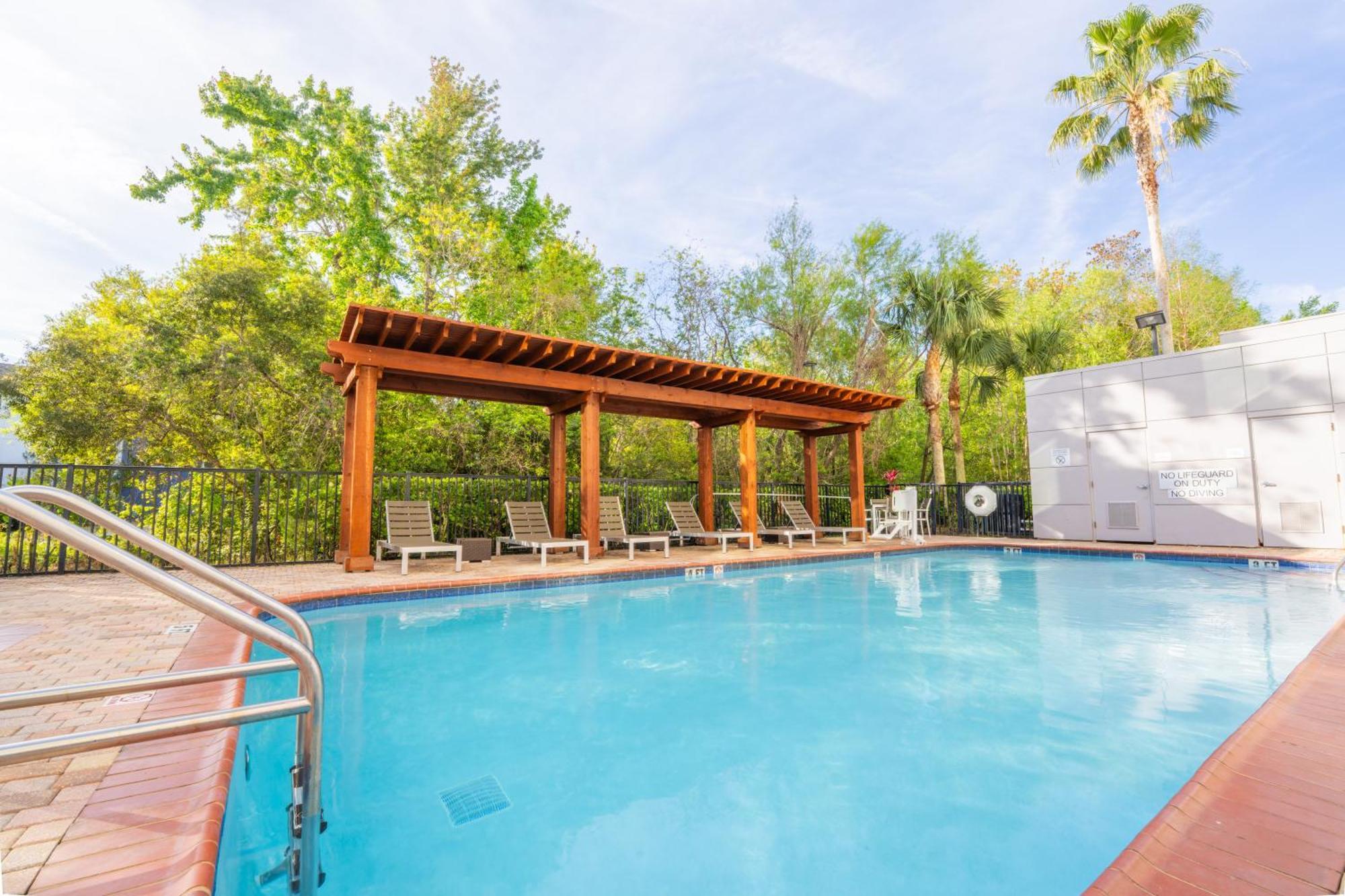 Fairfield Inn & Suites Jacksonville Butler Boulevard Exterior photo