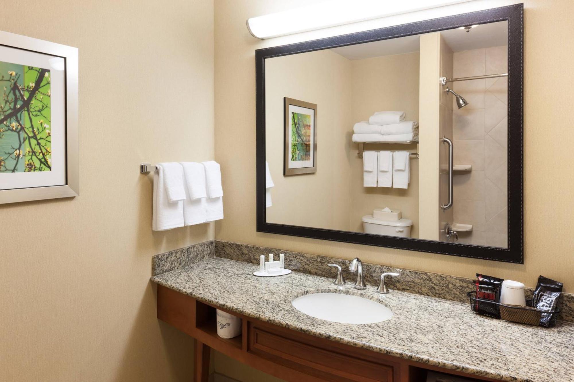 Fairfield Inn & Suites Jacksonville Butler Boulevard Exterior photo
